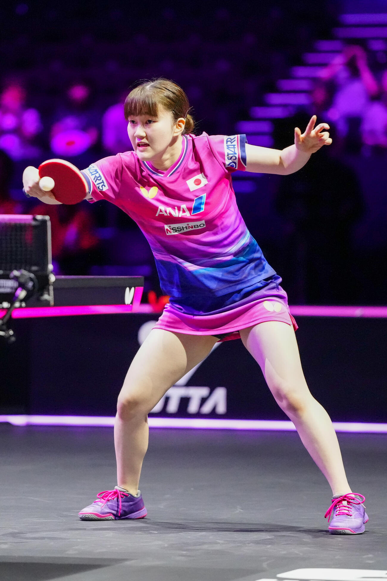 女子シングルス1回戦でウェールズのハーシーと対戦する大藤沙月（撮影・江口和貴）