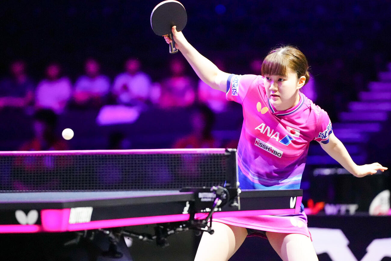 女子シングルス1回戦でウェールズのハーシーと対戦する大藤沙月（撮影・江口和貴）