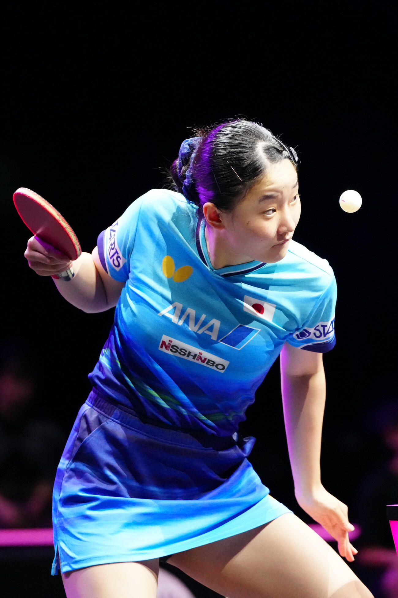 女子シングルス2回戦で中国の陳熠と対戦する張本美和（撮影・江口和貴）
