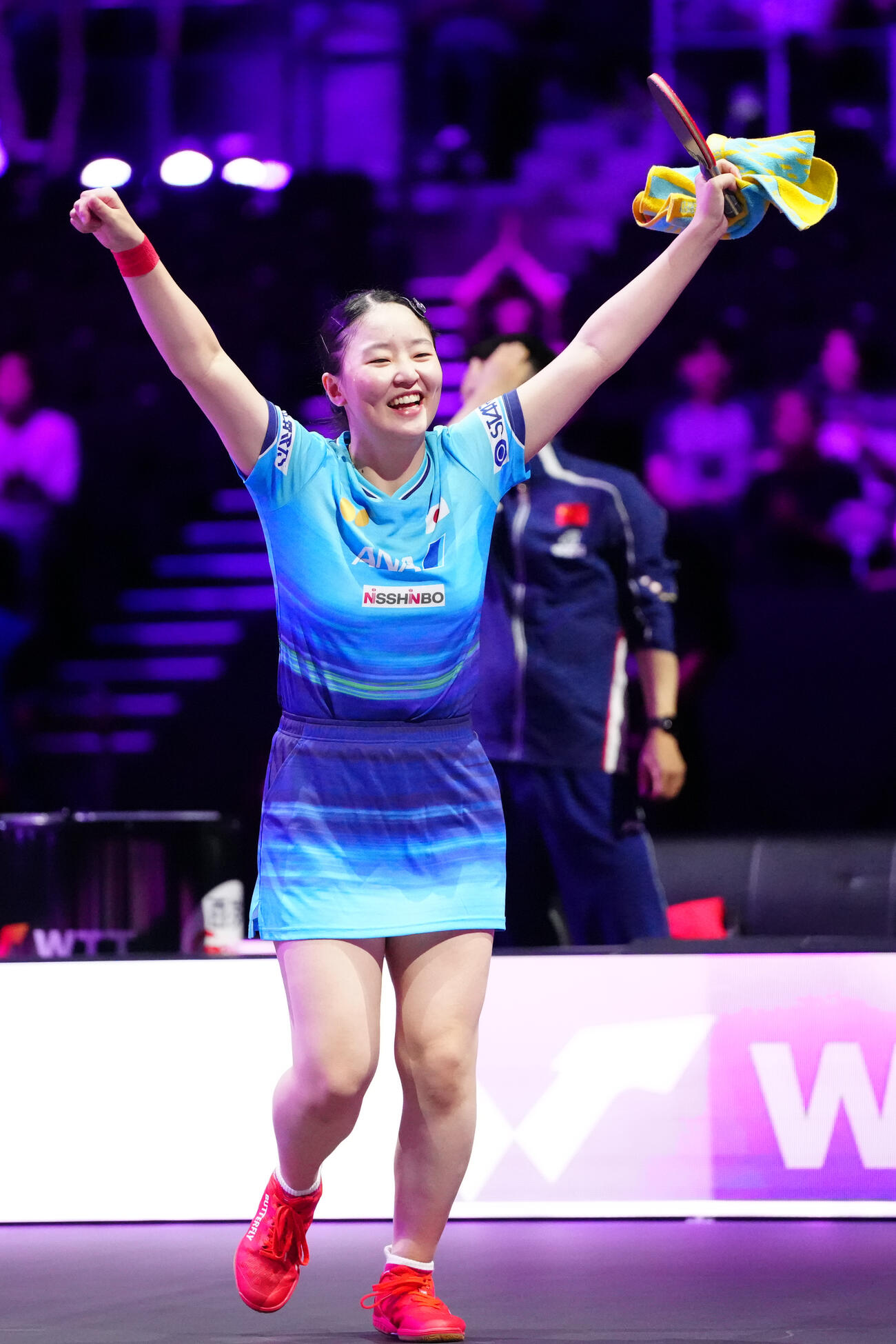 女子シングルス2回戦で中国の陳熠に勝利しガッツポーズを見せる張本美和（撮影・江口和貴）
