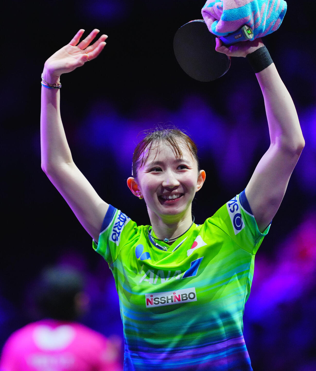 女子シングルス2回戦に勝利し笑顔を見せる早田ひな（撮影・垰建太）