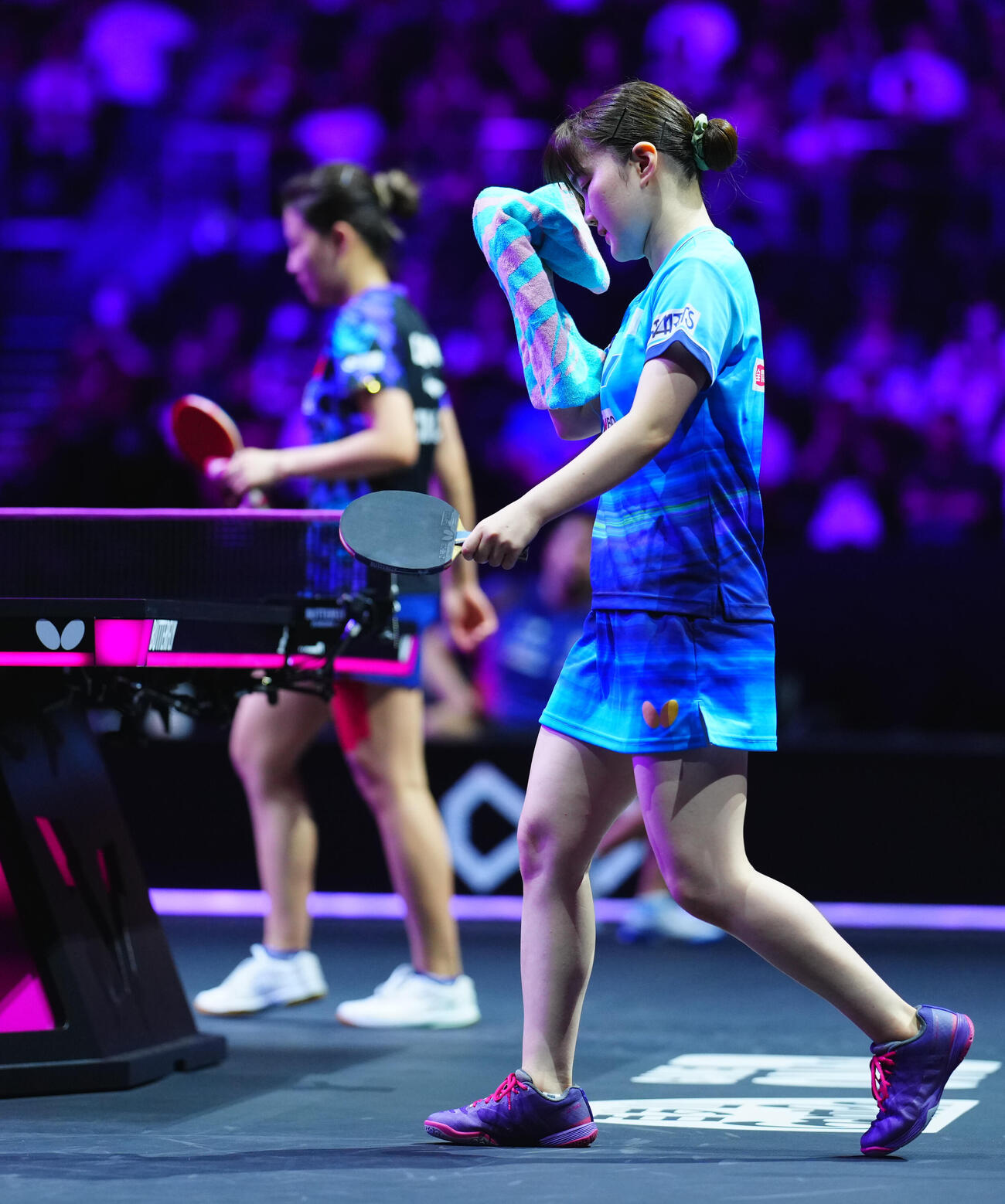 女子準々決勝で陳幸同（後方）に敗れ悔しげな大藤沙月（撮影・垰建太）