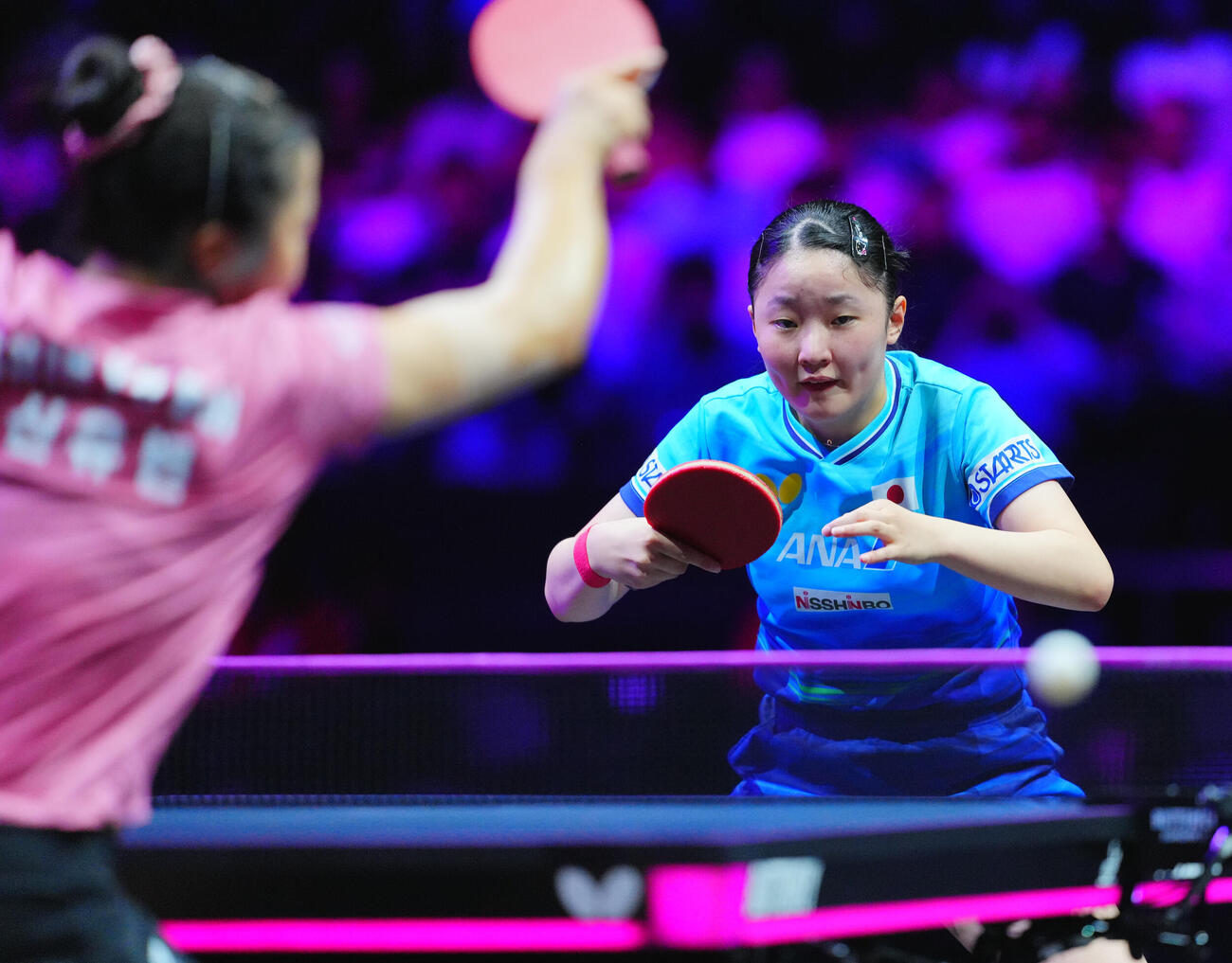 女子準々決勝でシン・ユビンと対戦する張本美和（撮影・垰建太）