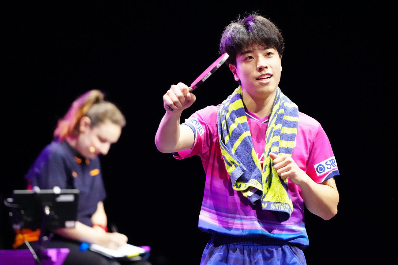 男子シングルス2回戦でポルトガルのジェラウドに勝利した篠塚大登（撮影・江口和貴）