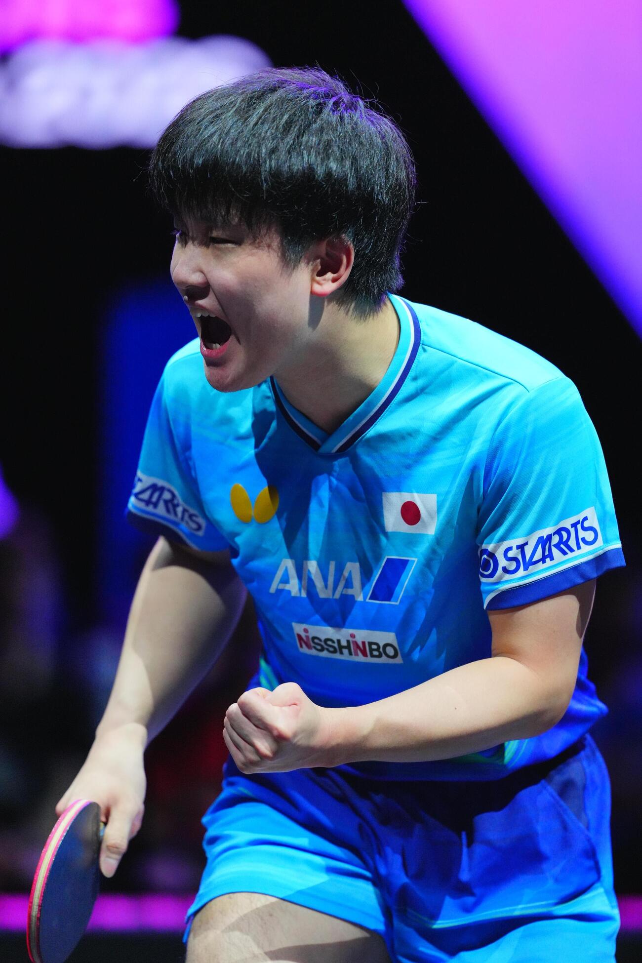 男子準々決勝でアレクシス・ルブランと対戦する張本智和（撮影・垰建太）
