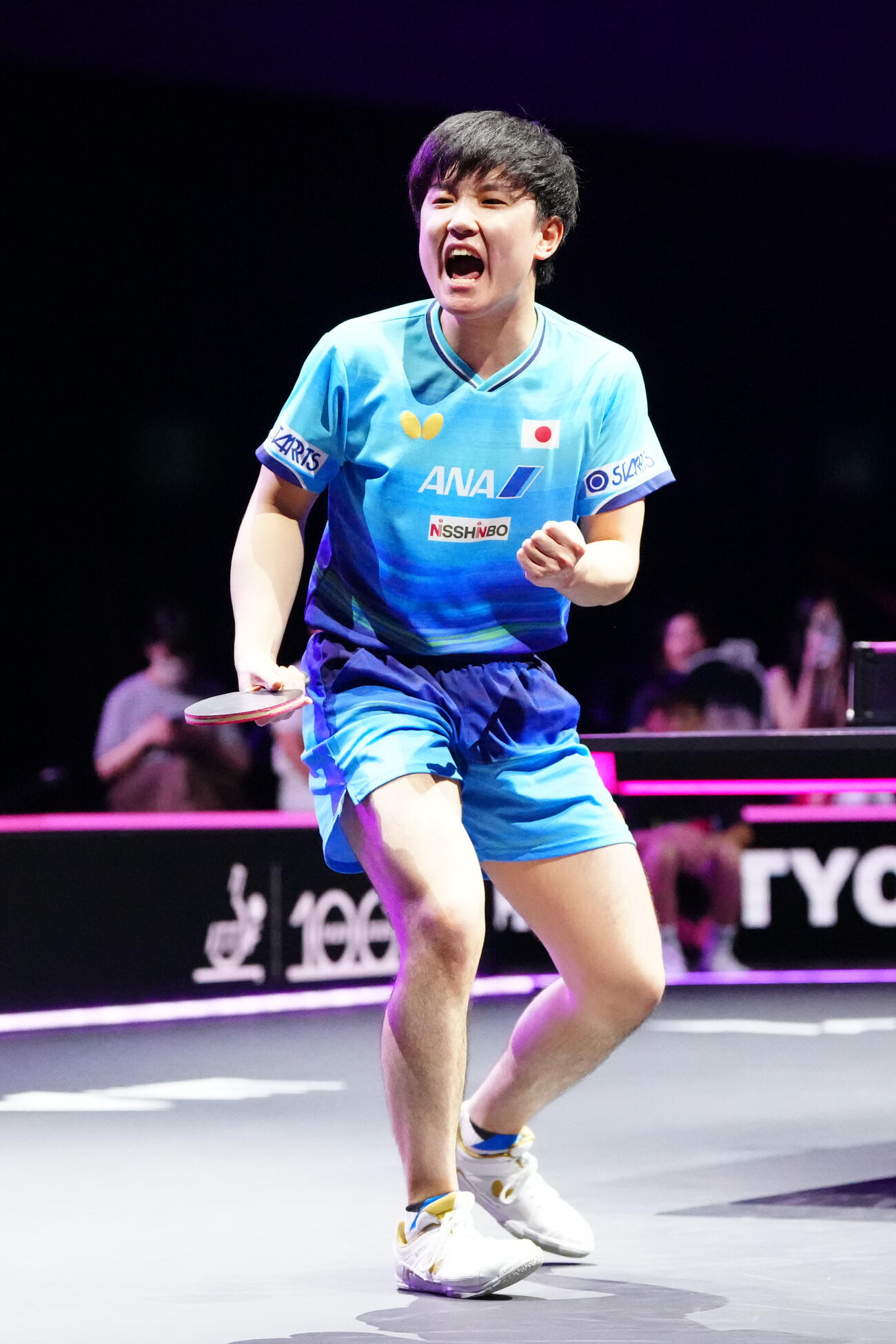 男子決勝　韓国のオ・ジュンソンから第3ゲームを奪い、ガッツポーズを見せる張本智和（撮影・江口和貴）