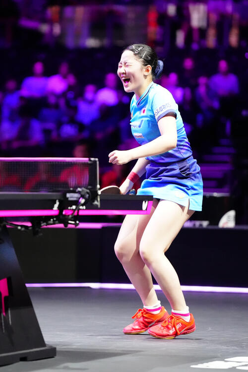 女子決勝の第6ゲーム、陳幸同からポイントを奪い、優勝を決めた張本美和(撮影・江口和貴)
