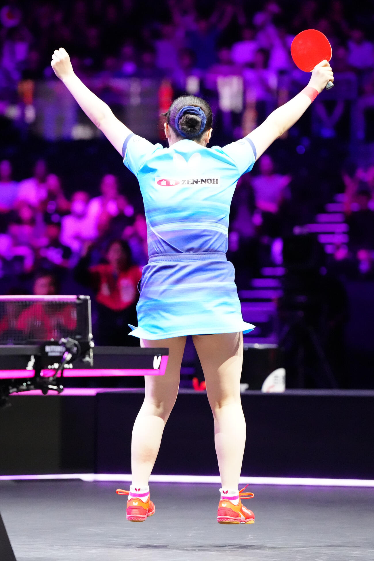 女子決勝の第6ゲーム、陳幸同からポイントを奪い、優勝を決め歓喜する張本美和（撮影・江口和貴）