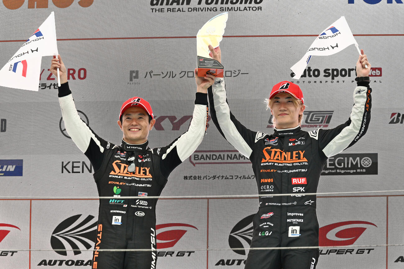 第4戦でGT500クラスを制した山本尚貴（左）、牧野任祐（GTA提供）