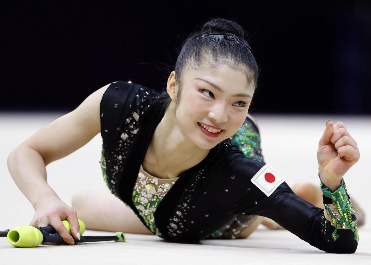 個人予選　クラブの演技を終えた鈴木菜巴＝フランクフルト（共同）