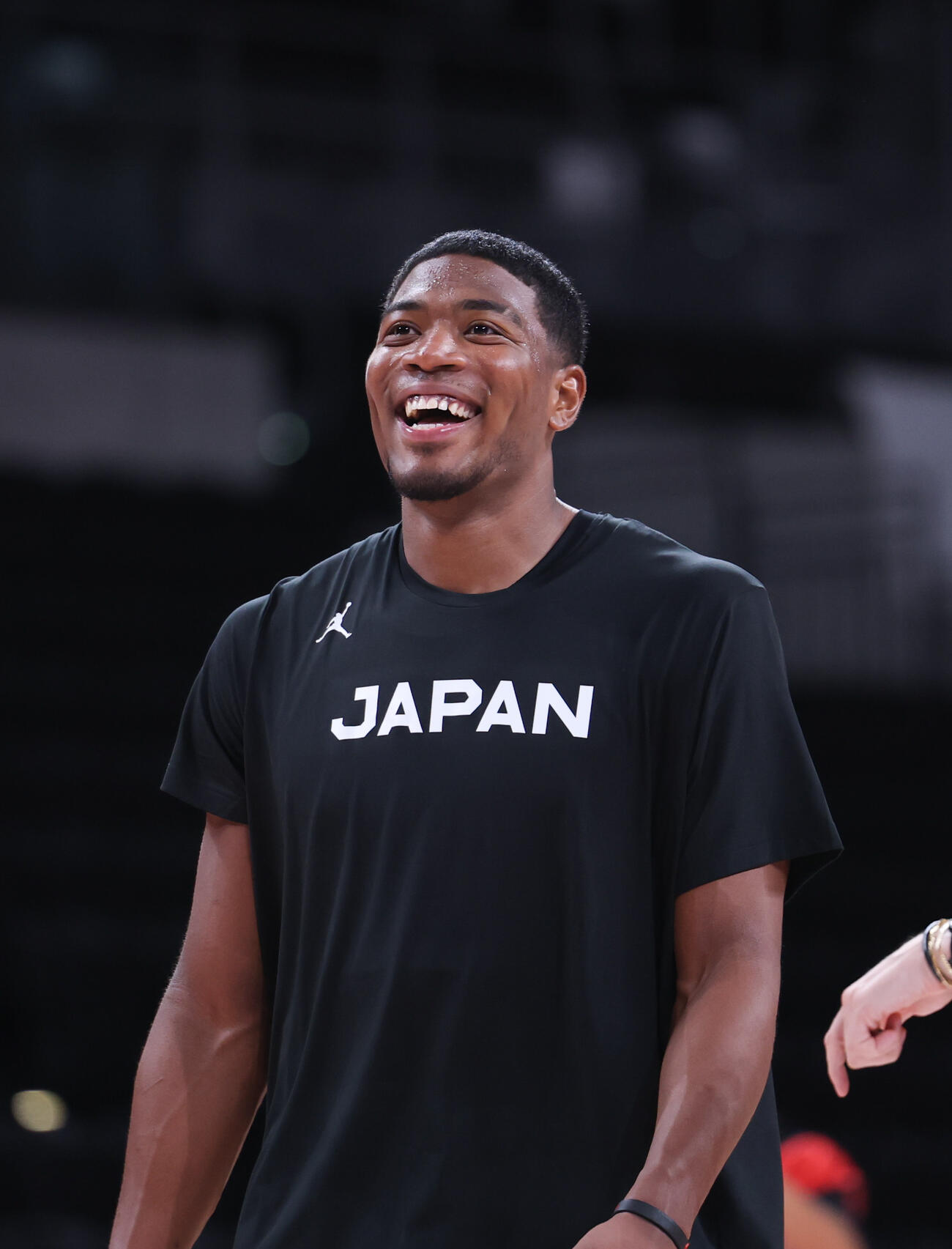 前日公開練習で笑顔で練習する八村塁（撮影・増田悦実）