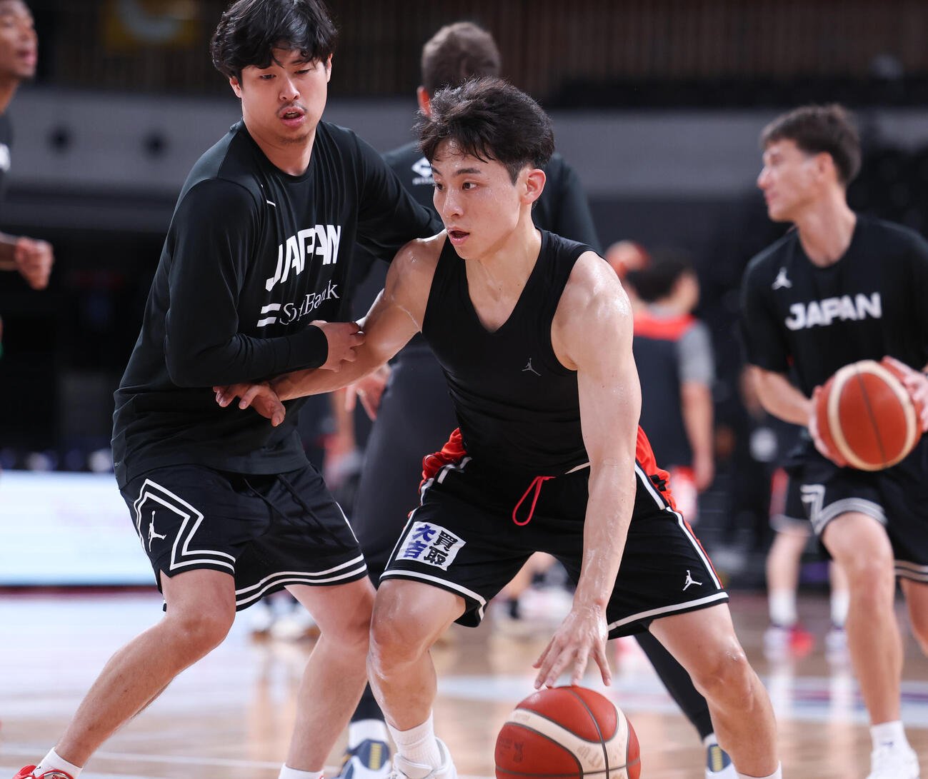 前日公開練習をする河村勇輝（撮影・増田悦実）