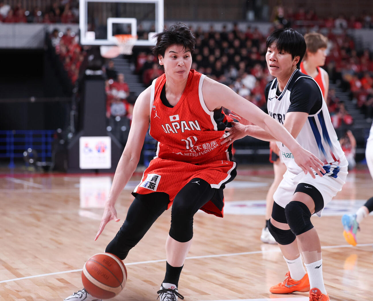 日本対韓国　3Q、ドリブルで攻める渡嘉敷来夢（撮影・増田悦実）