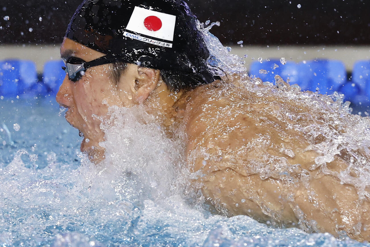 男子100メートルバタフライ決勝　力泳する松元克央＝アーバイン（共同）