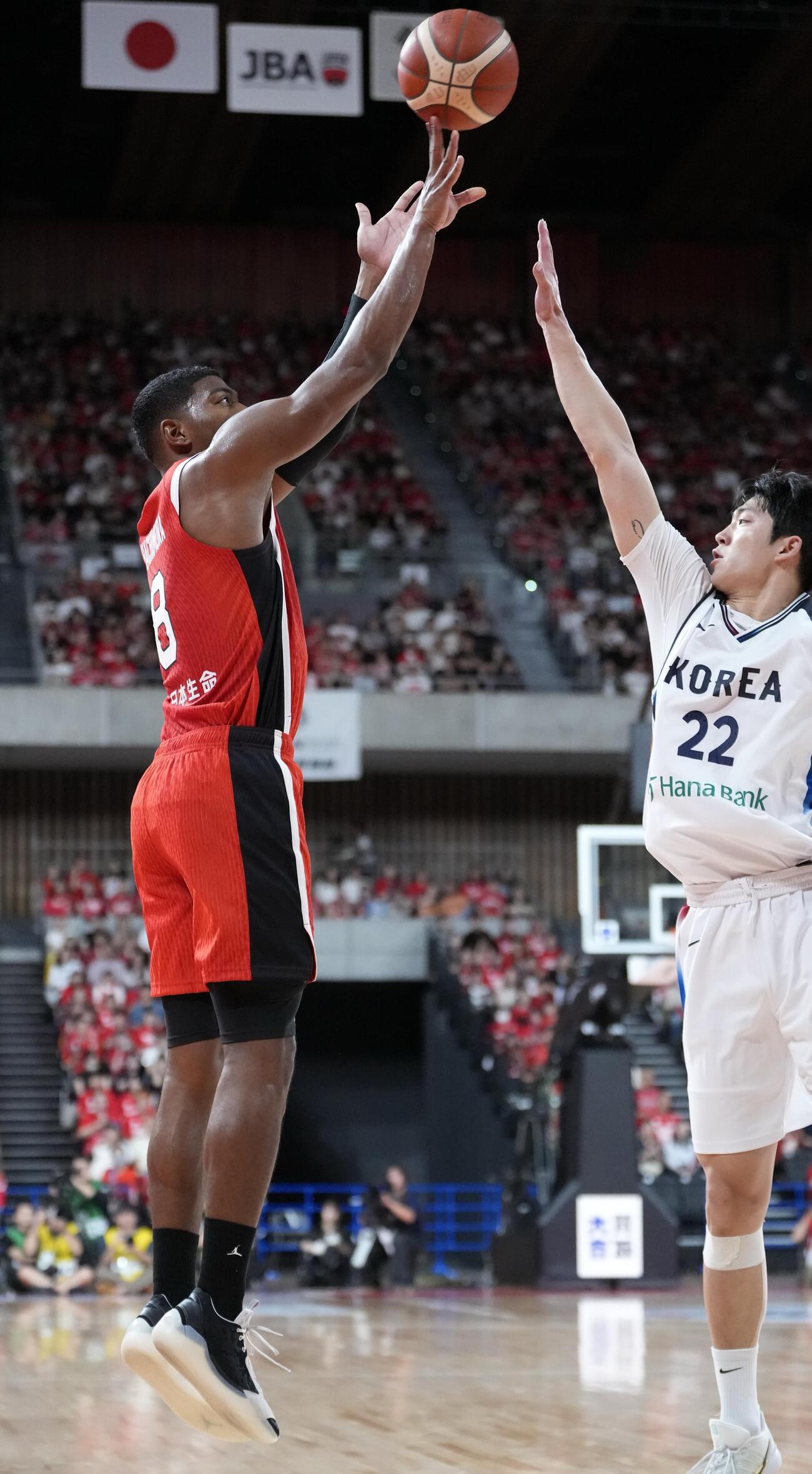 日本対韓国　2Q、3ポイントシュートを決める八村塁（撮影・小島史椰）