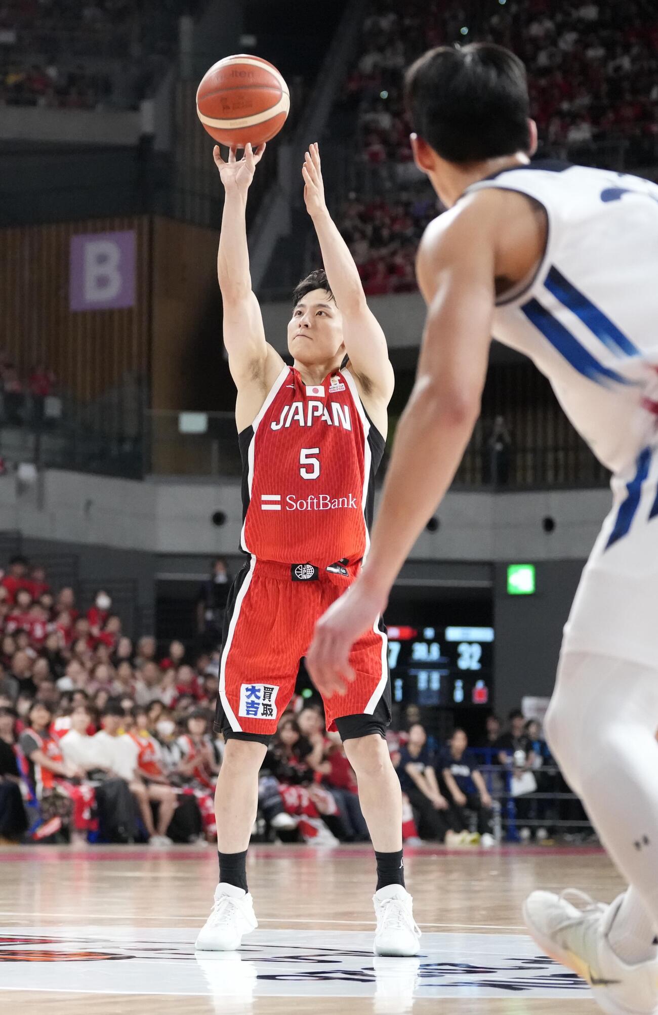 日本対韓国　2Q、フリースローを放つ河村勇輝（撮影・小島史椰）