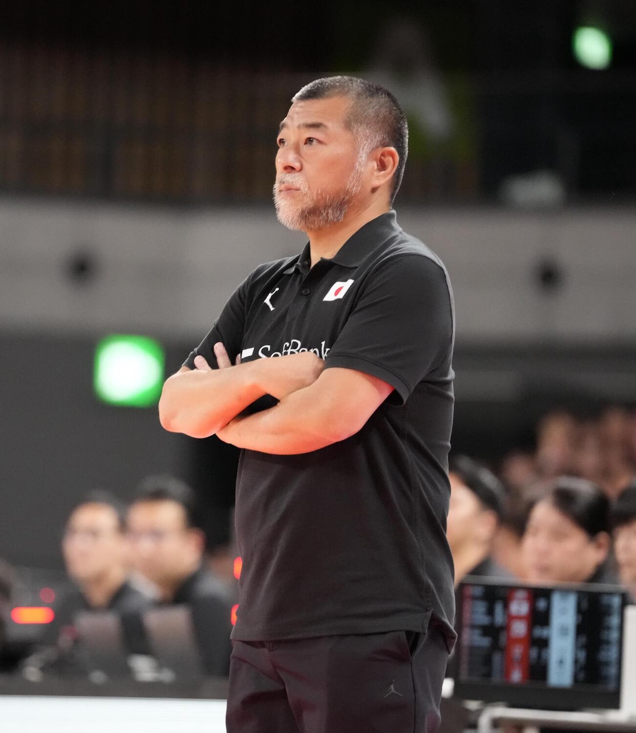 日本対韓国　指揮を執る桶谷大監督（撮影・小島史椰）