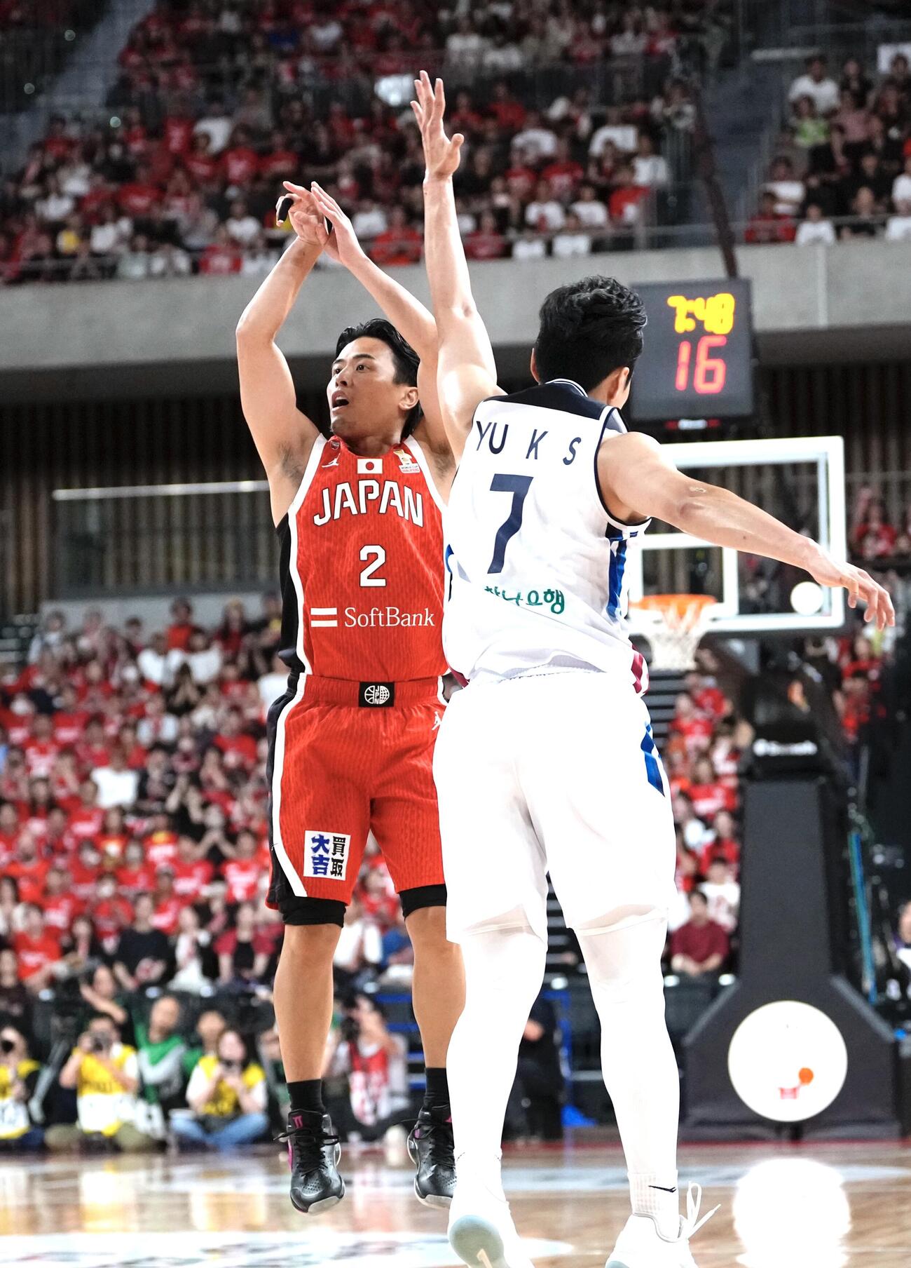 日本対韓国　2Q、スリーポイントシュートを決める富樫勇樹（撮影・小島史椰）