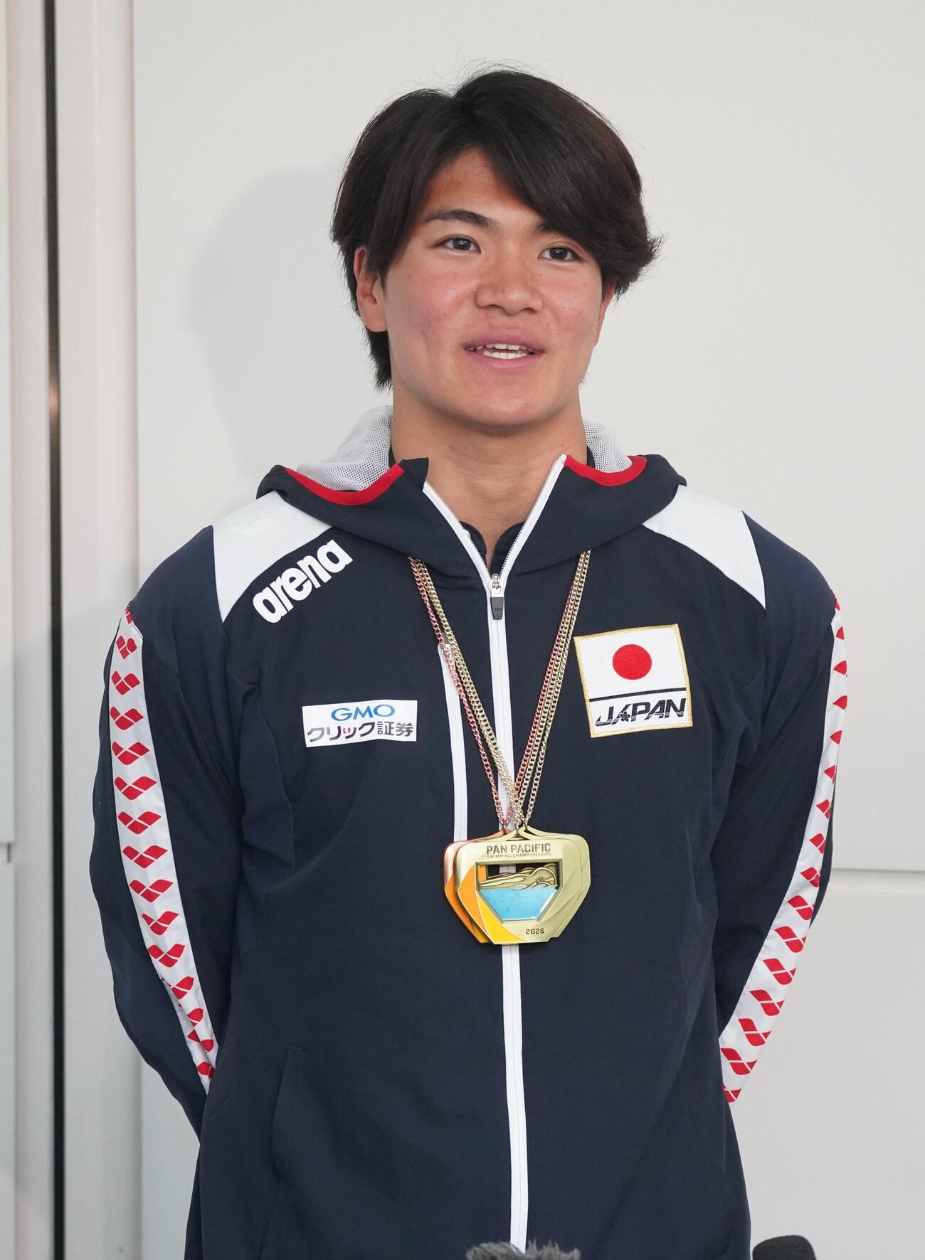 水泳のパンパシフィック選手権から帰国し取材に応じる松下知之（撮影・栗林真菜）
