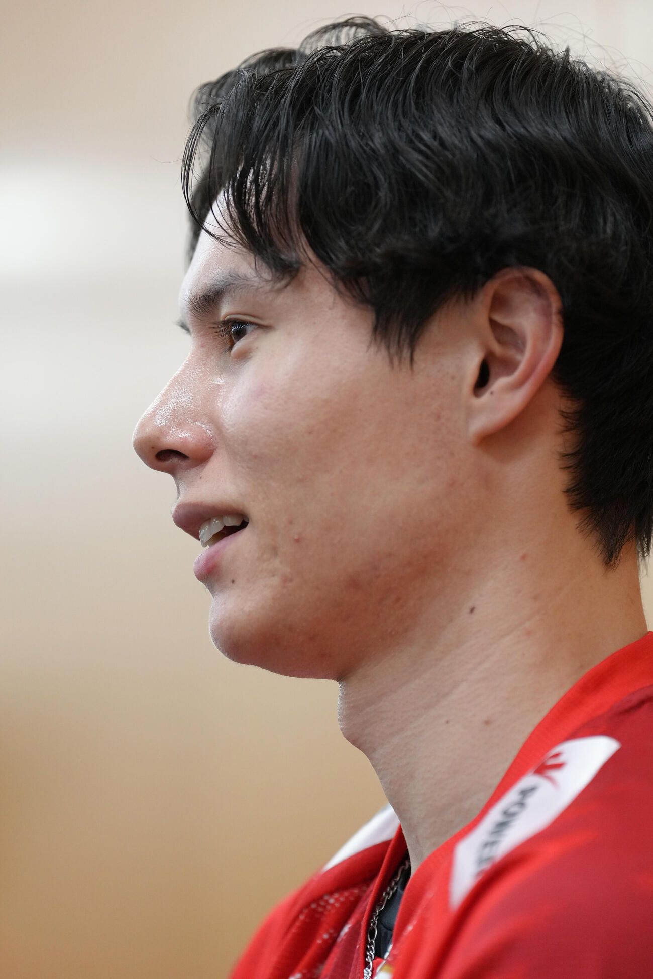 取材に応じるバレーボール男子日本代表高橋藍（撮影・足立雅史）
