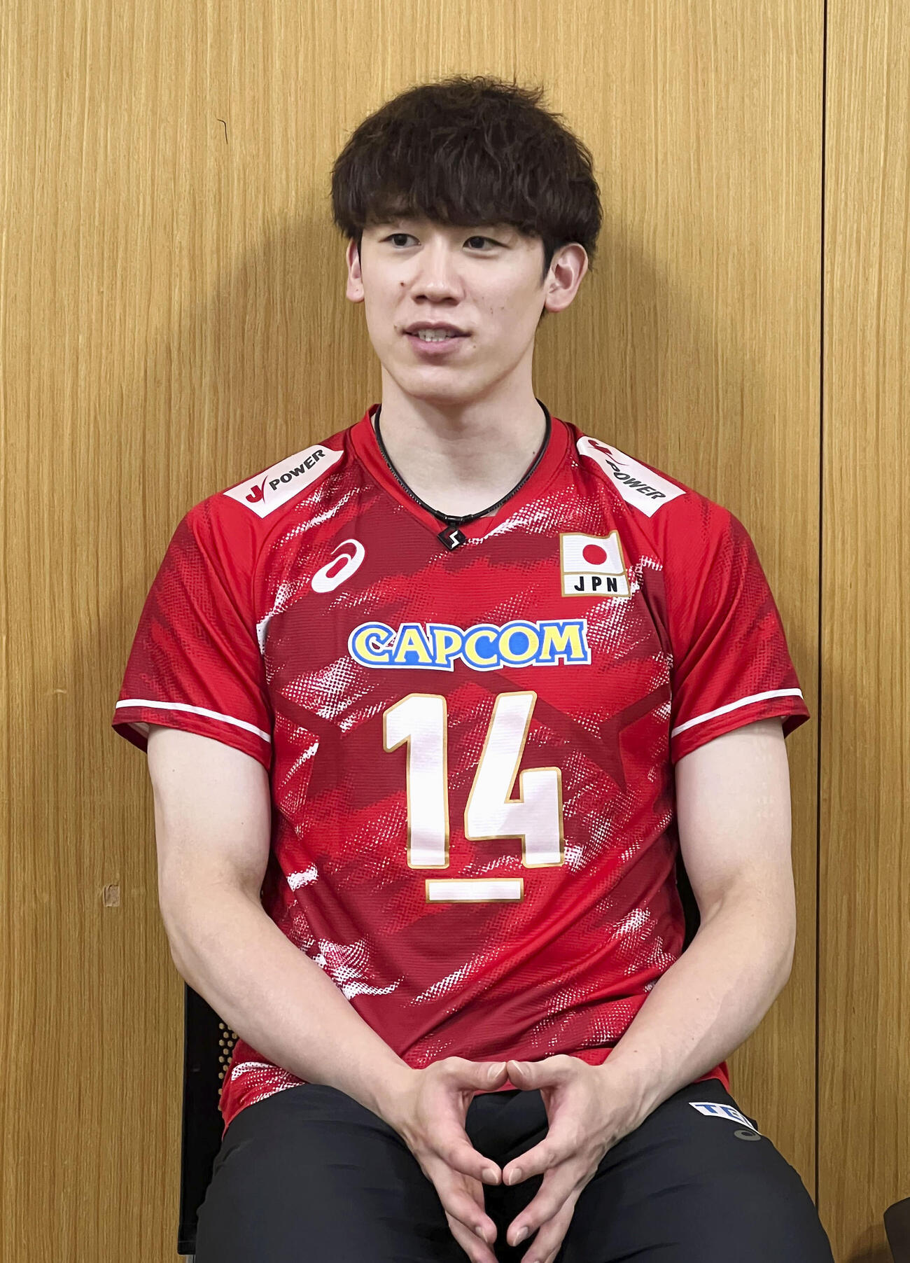 取材に応じるバレーボール男子日本代表の石川祐希＝18日、東京都内