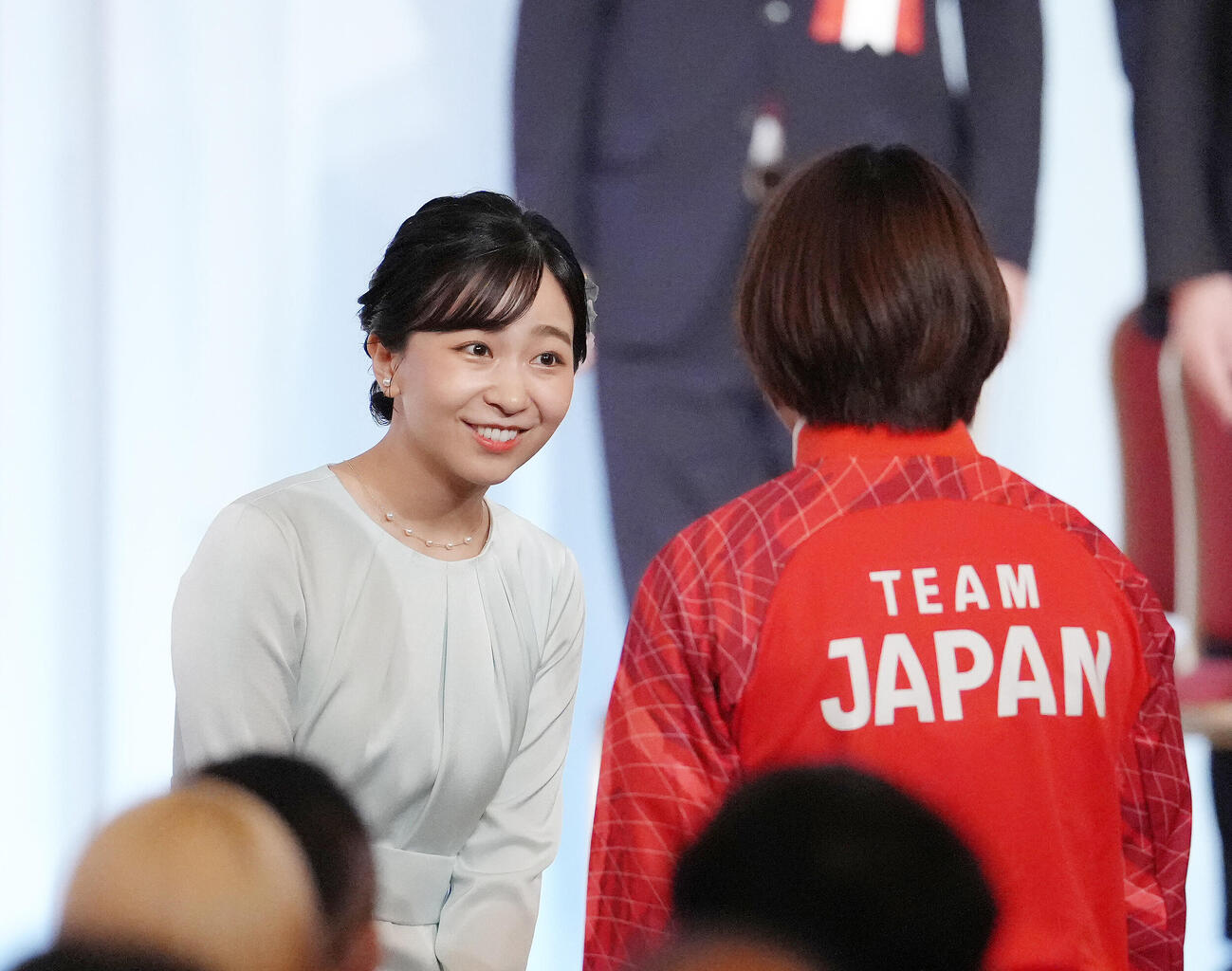 アジア大会TEAM JAPAN結団式に出席された佳子さまは藤波朱理に声をかけられる（撮影・足立雅史）
