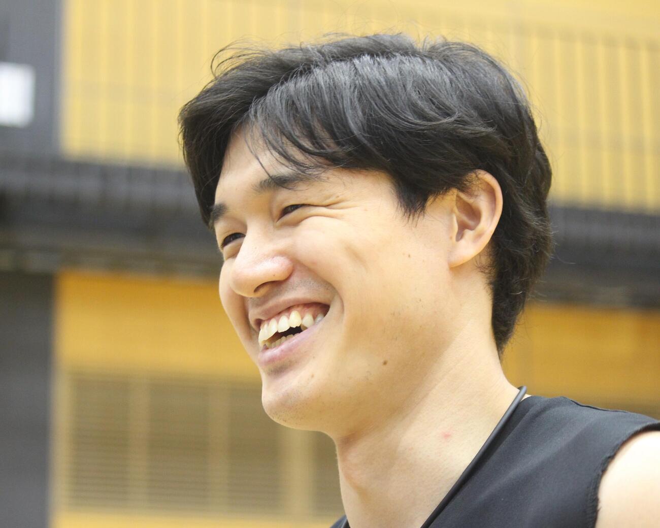 取材に応じるバスケットボール男子日本代表の渡辺雄太
