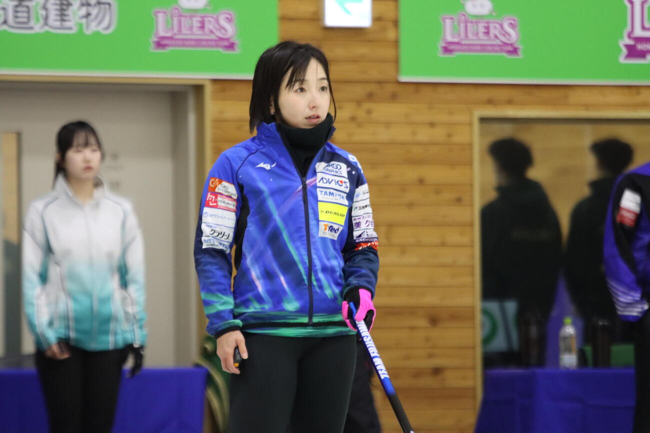 試合前練習に臨むロコ・ソラーレ藤沢五月
