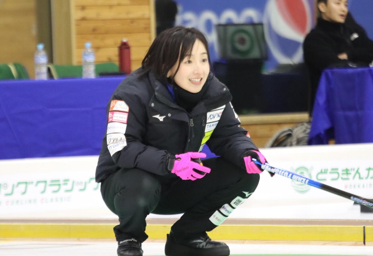 指示を出すロコ・ソラーレ藤沢五月