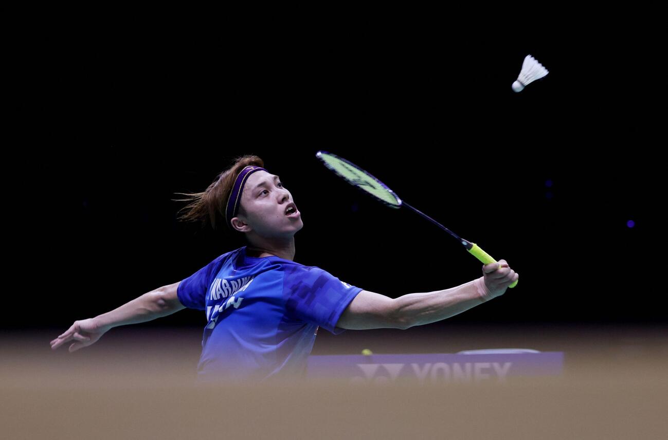 男子シングルス準々決勝　プレーする奈良岡功大＝ニューデリー（ロイター＝共同）