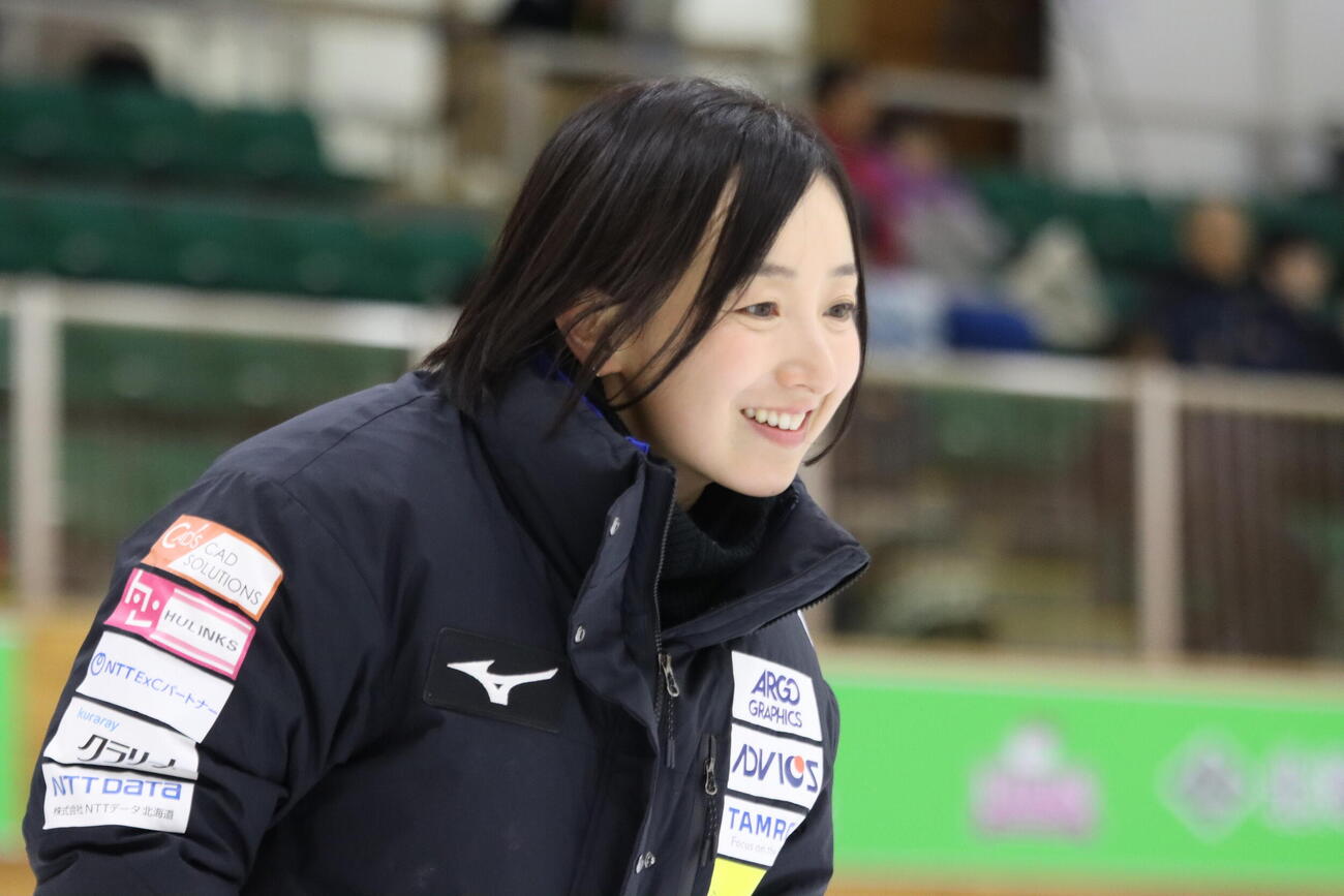 笑顔を見せるロコ・ソラーレ藤沢五月