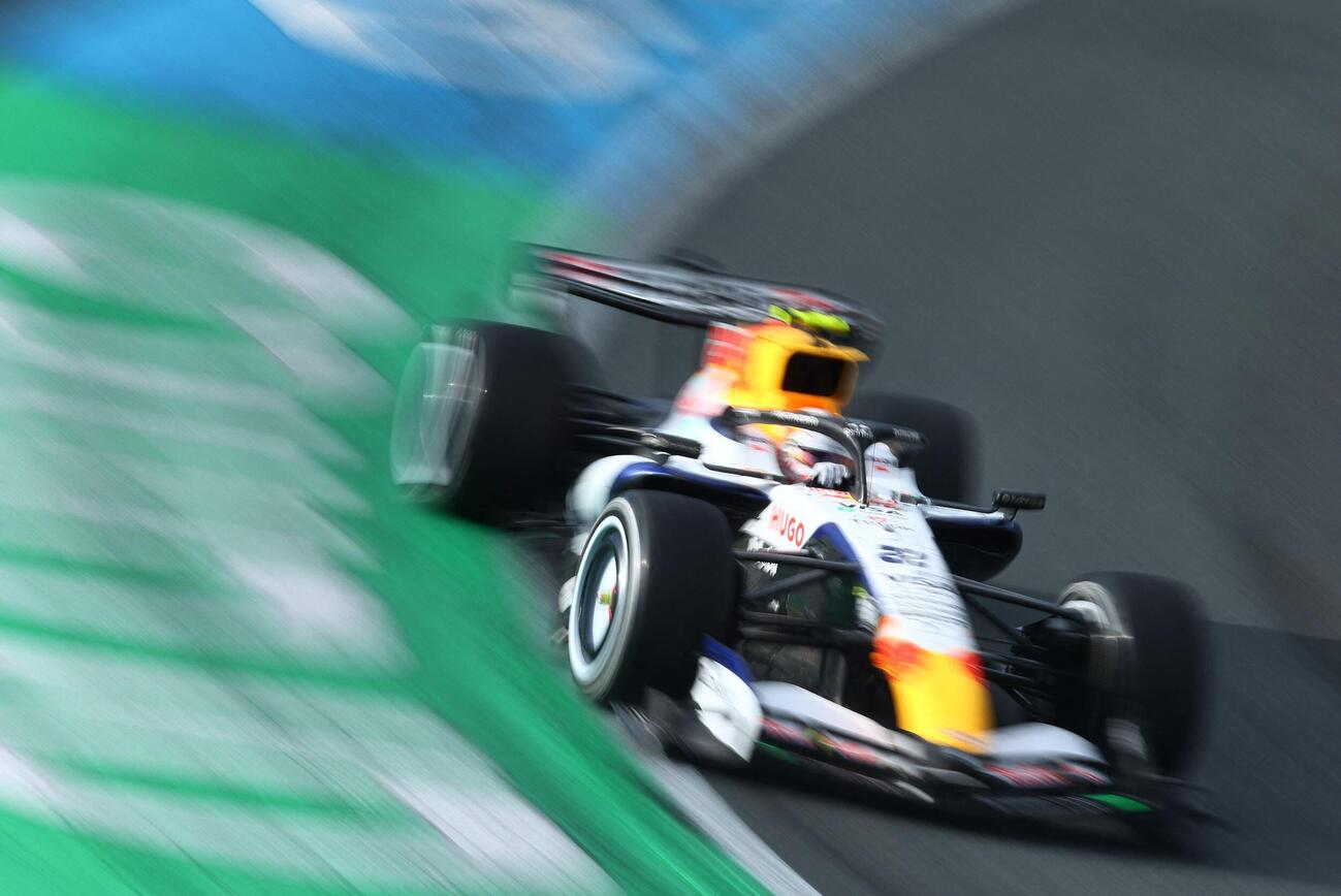 F1オランダGP、走行中のレーシングブルズ角田裕毅（ロイター）