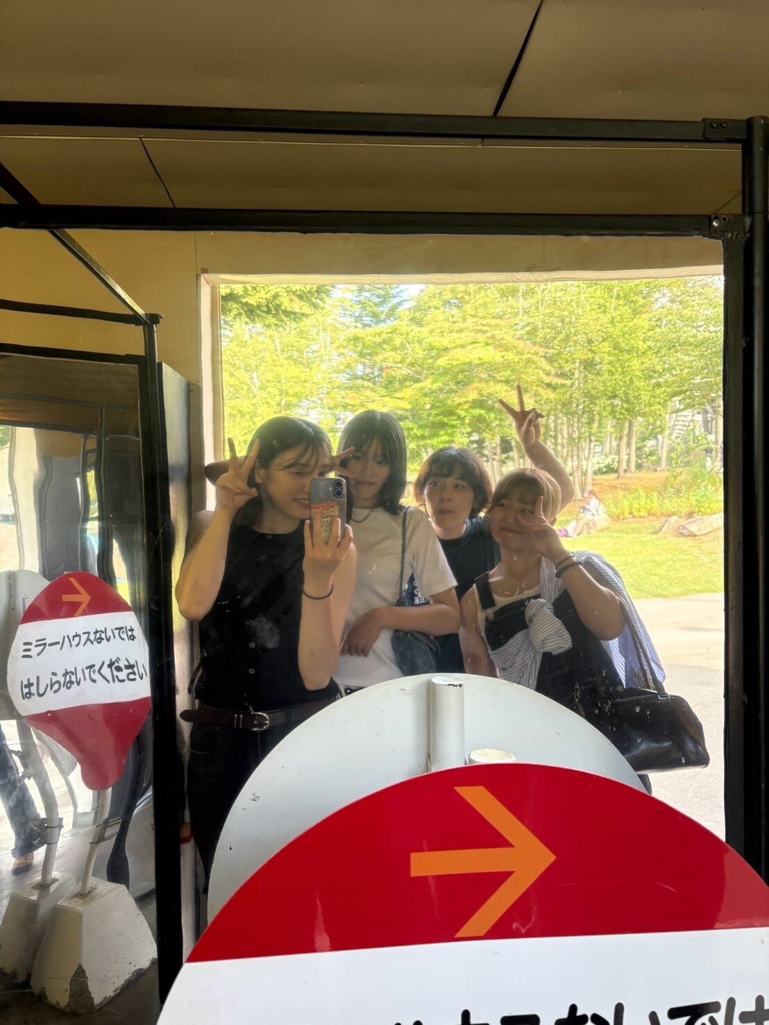 （左から）アルテミス北海道の山田菜那光、古野愛心、青木優、古林奏奈依
