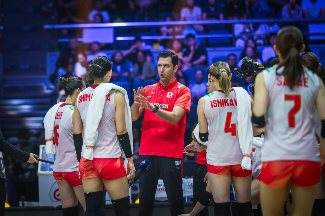 日本女子、タイ戦（C）AVC Women Volleyball Continental Championship