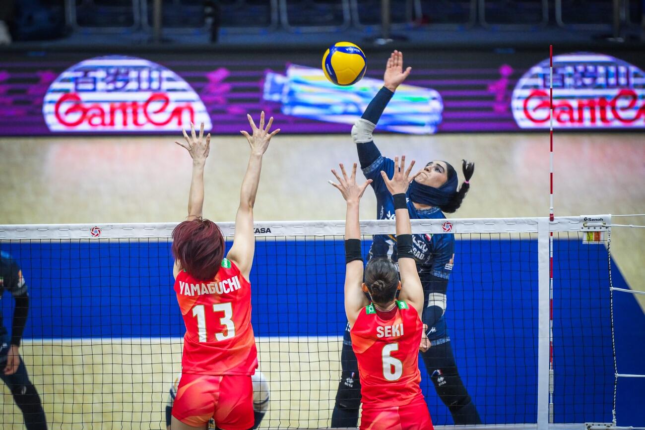 日本女子、イラン戦（C）AVC Women Volleyball Continental Championship