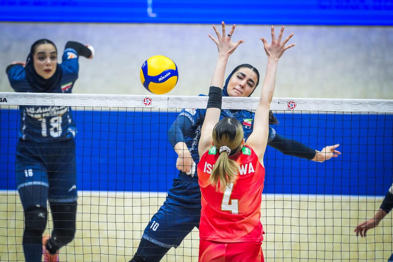 日本女子、イラン戦（C）AVC Women Volleyball Continental Championship