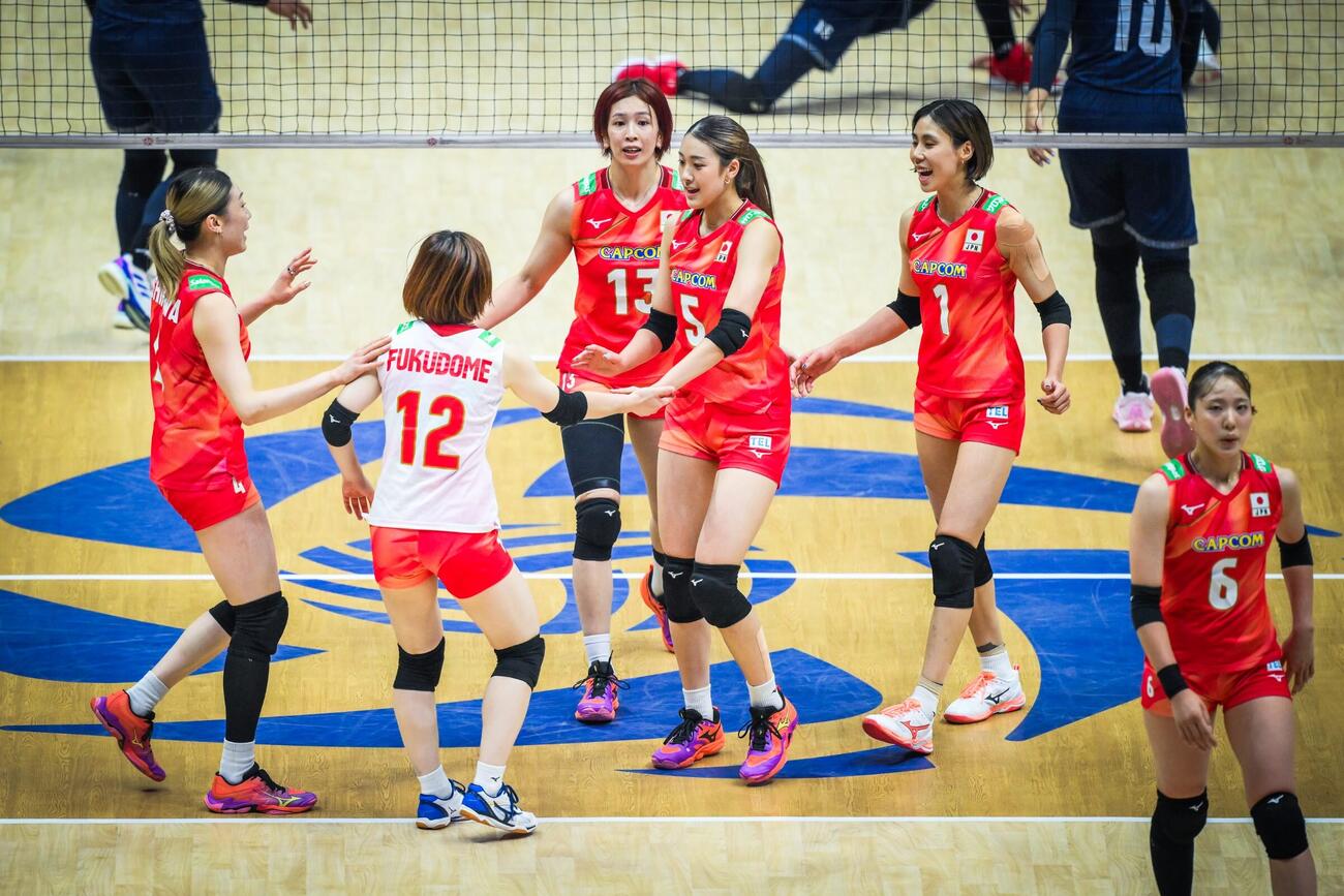 日本女子、イラン戦（C）AVC Women Volleyball Continental Championship