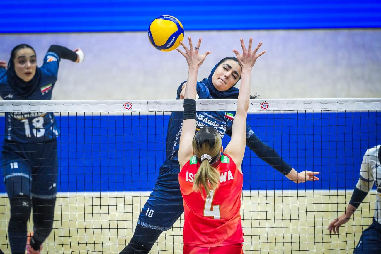 日本女子、イラン戦（C）AVC Women Volleyball Continental Championship