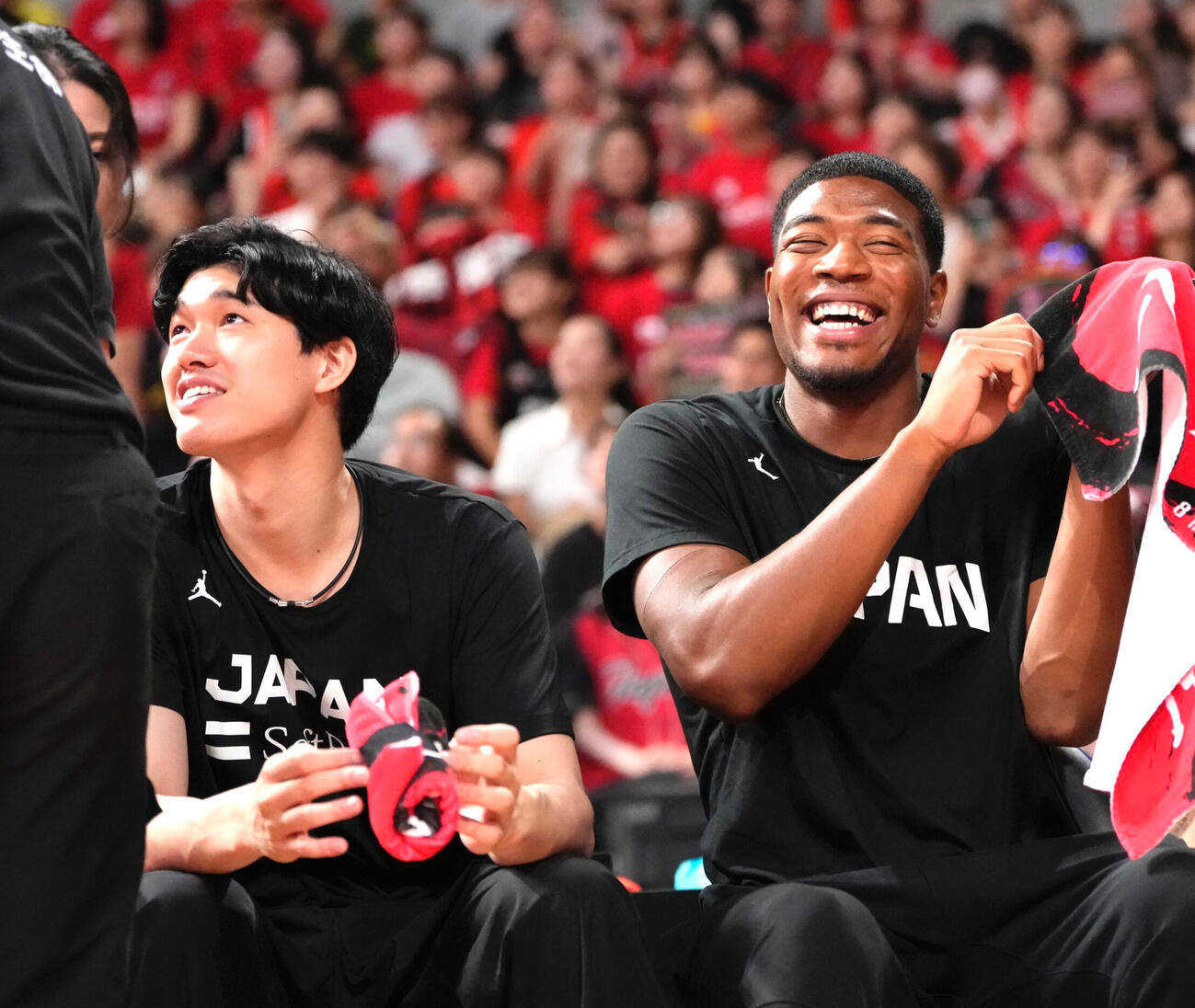 八村塁（右）と渡辺雄太（2026年撮影）