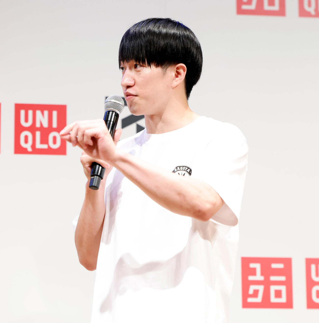 登壇し、話す名古屋D斎藤拓実（撮影・山本朝陽）