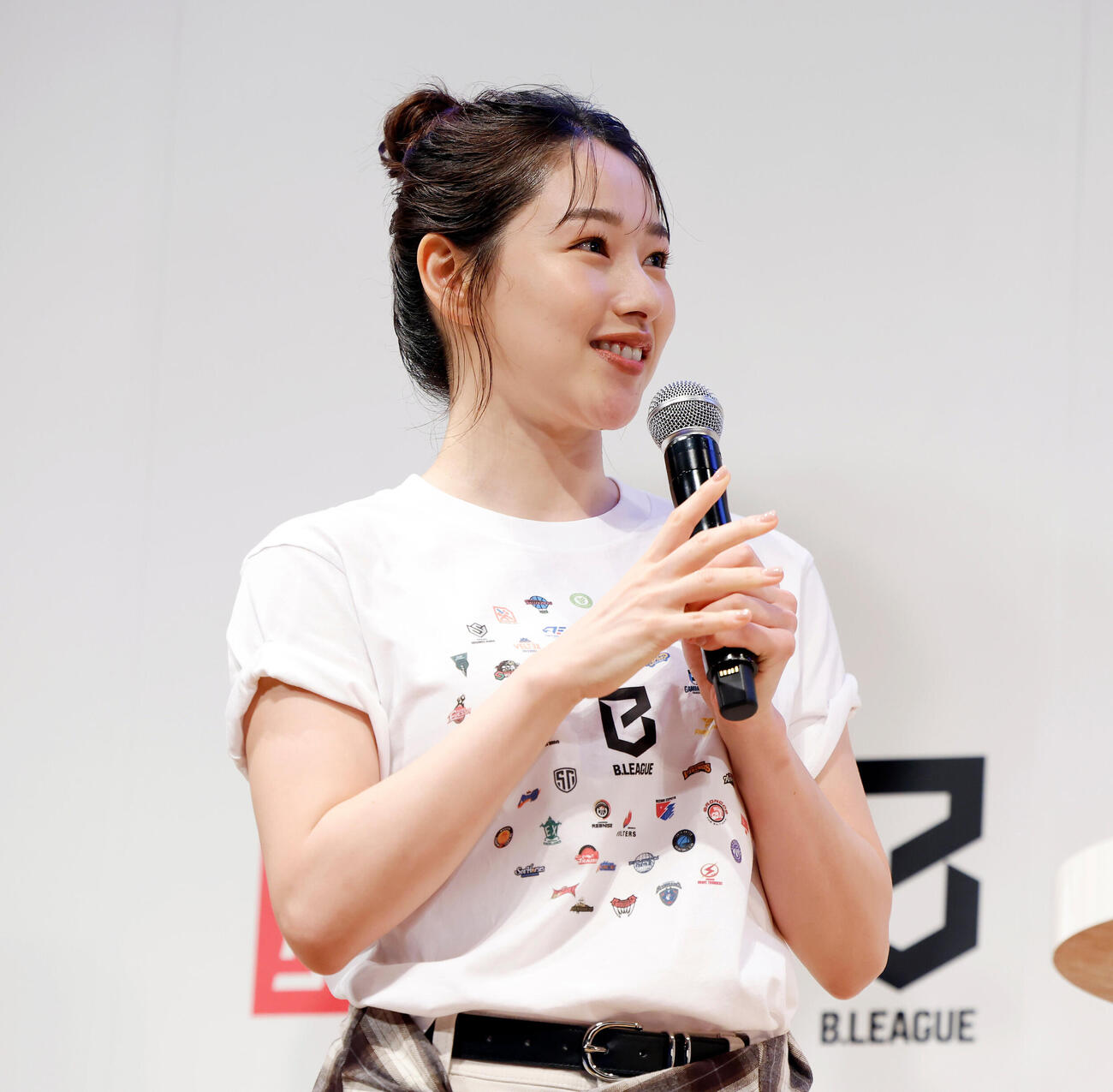 登壇し、話す桜井日奈子（撮影・山本朝陽）