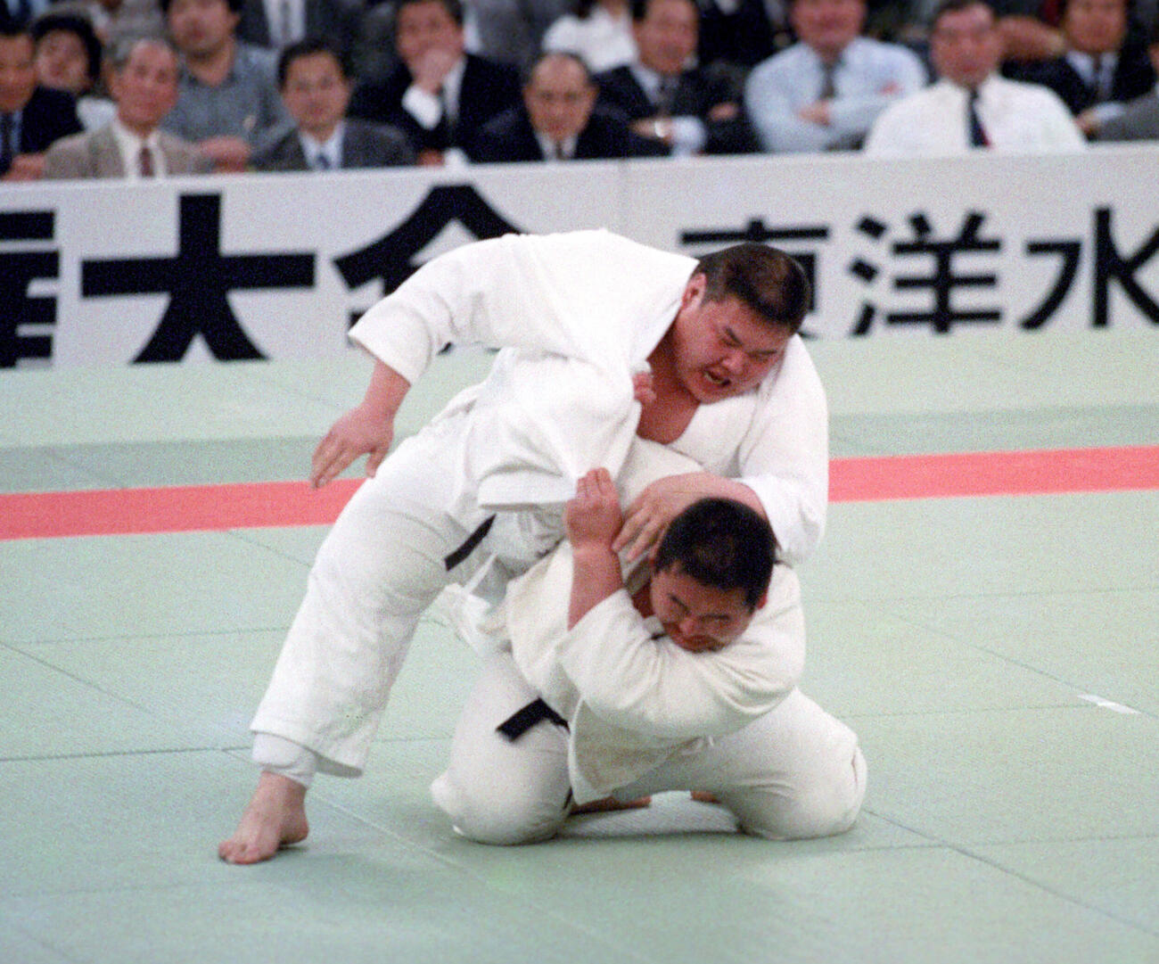 全日本柔道選手権決勝で対戦した斉藤仁さんと正木嘉美さん　