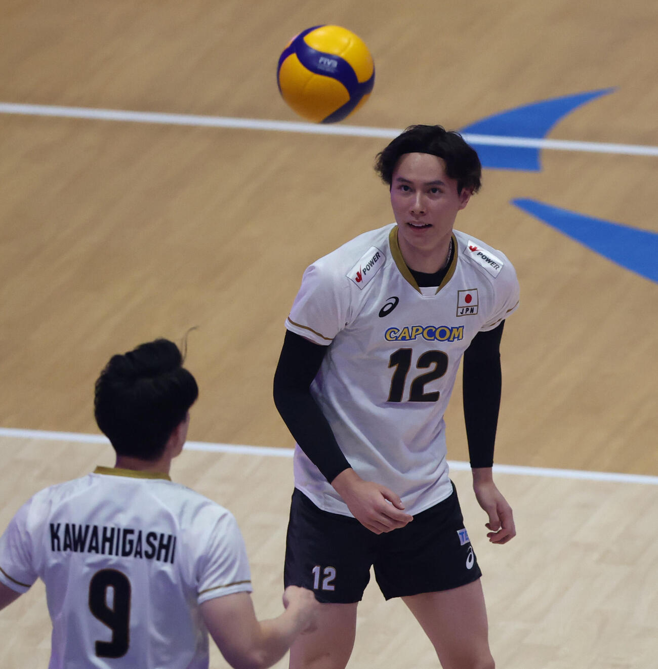 日本対オマーン　試合前にウォーミングアップをする高橋藍（撮影・梅根麻紀）