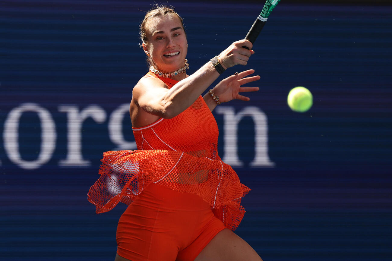 全米オープン女子シングルス3回戦でプレーするサバレンカ（AP）