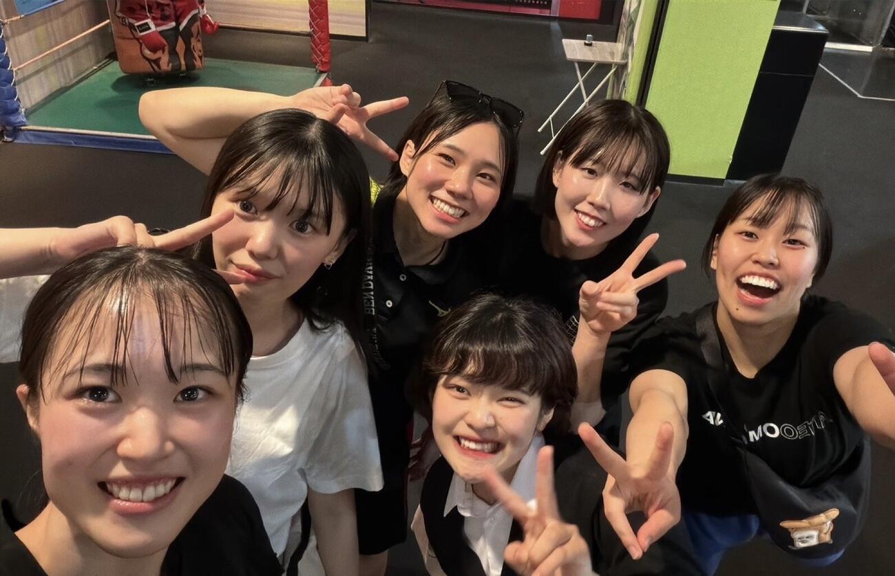 （左から）アルテミス北海道の杉山由奈、古野愛心、奥出望未、青木優、辻桃奈、三反畑奈々星
