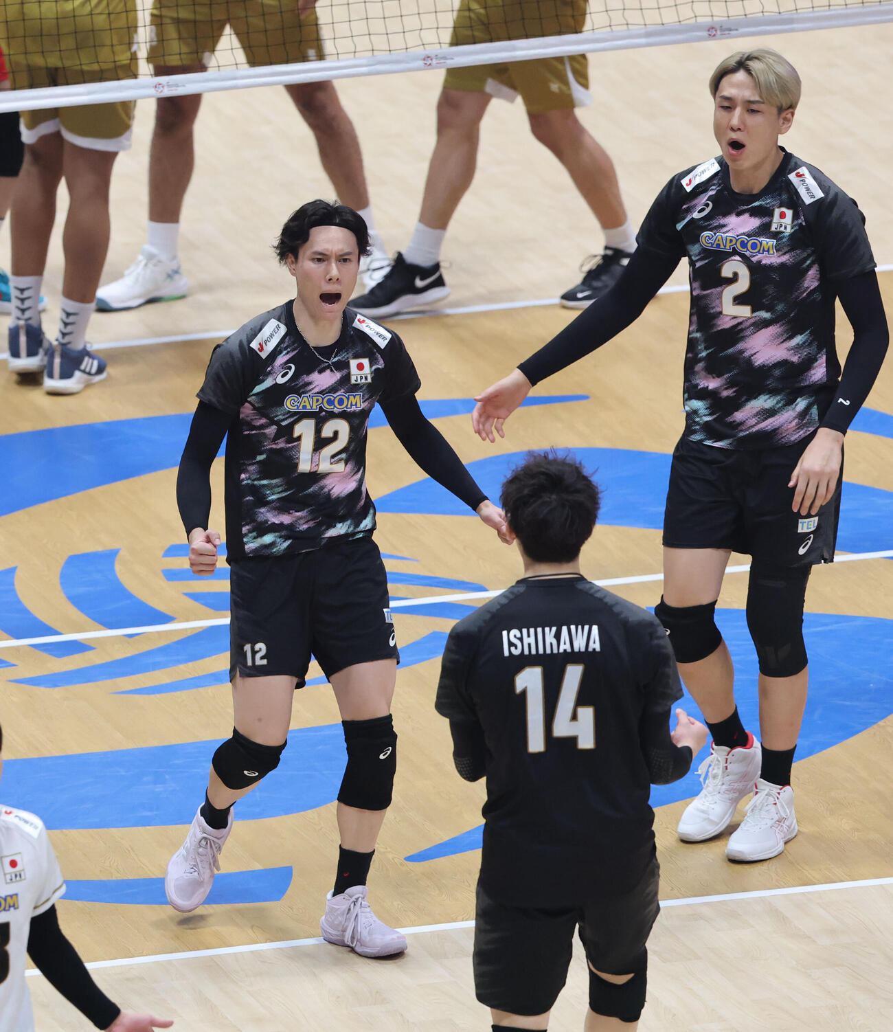 日本対バーレーン　第1セット　得点を決め気合の入った表情を見せる高橋藍（撮影・梅根麻紀）