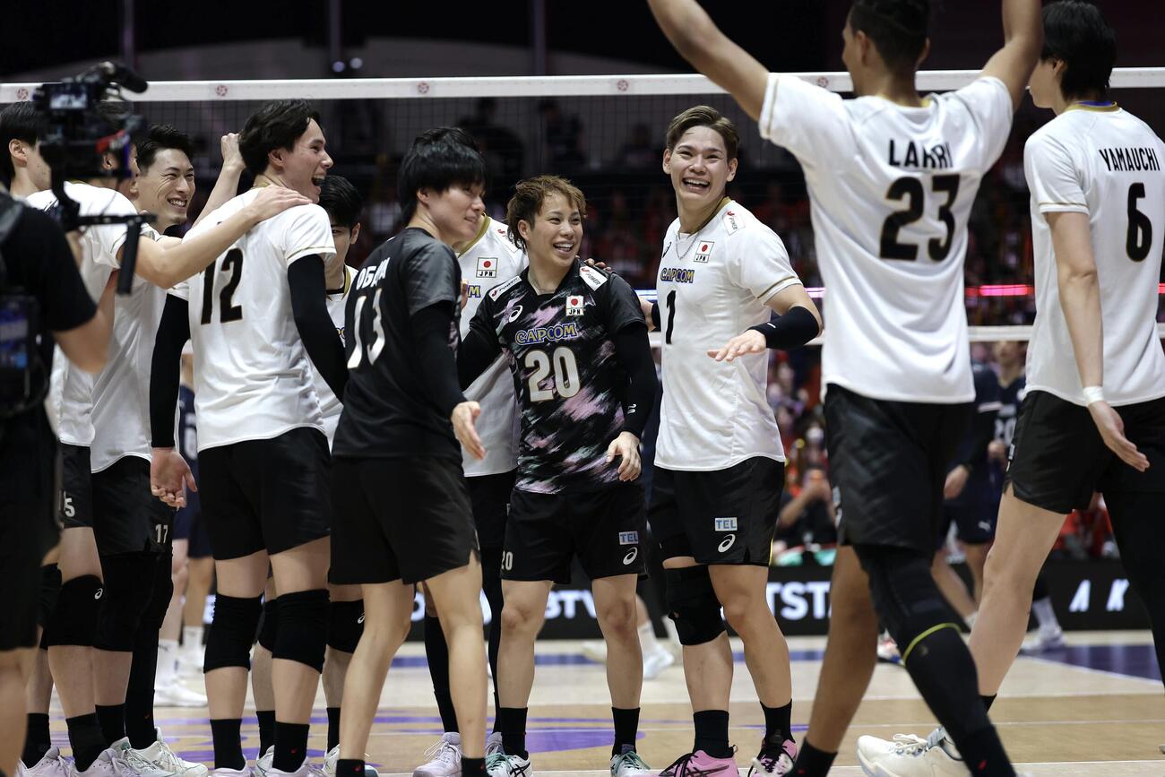 日本対韓国　韓国に勝利し喜ぶ日本の選手たち（撮影・前田充）