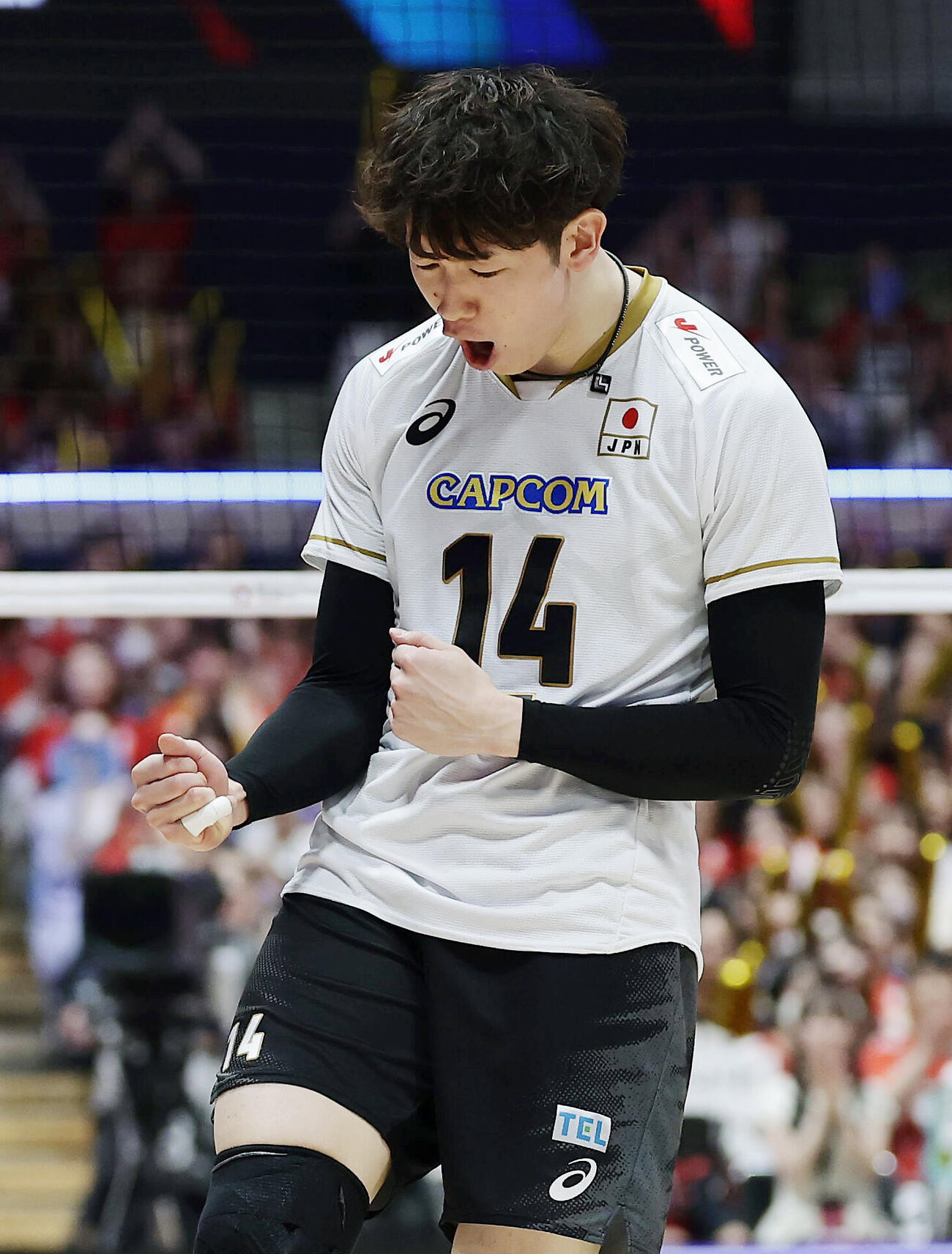 日本対韓国　第2セット、得点を奪いガッツポーズする石川祐希（撮影・前田充）