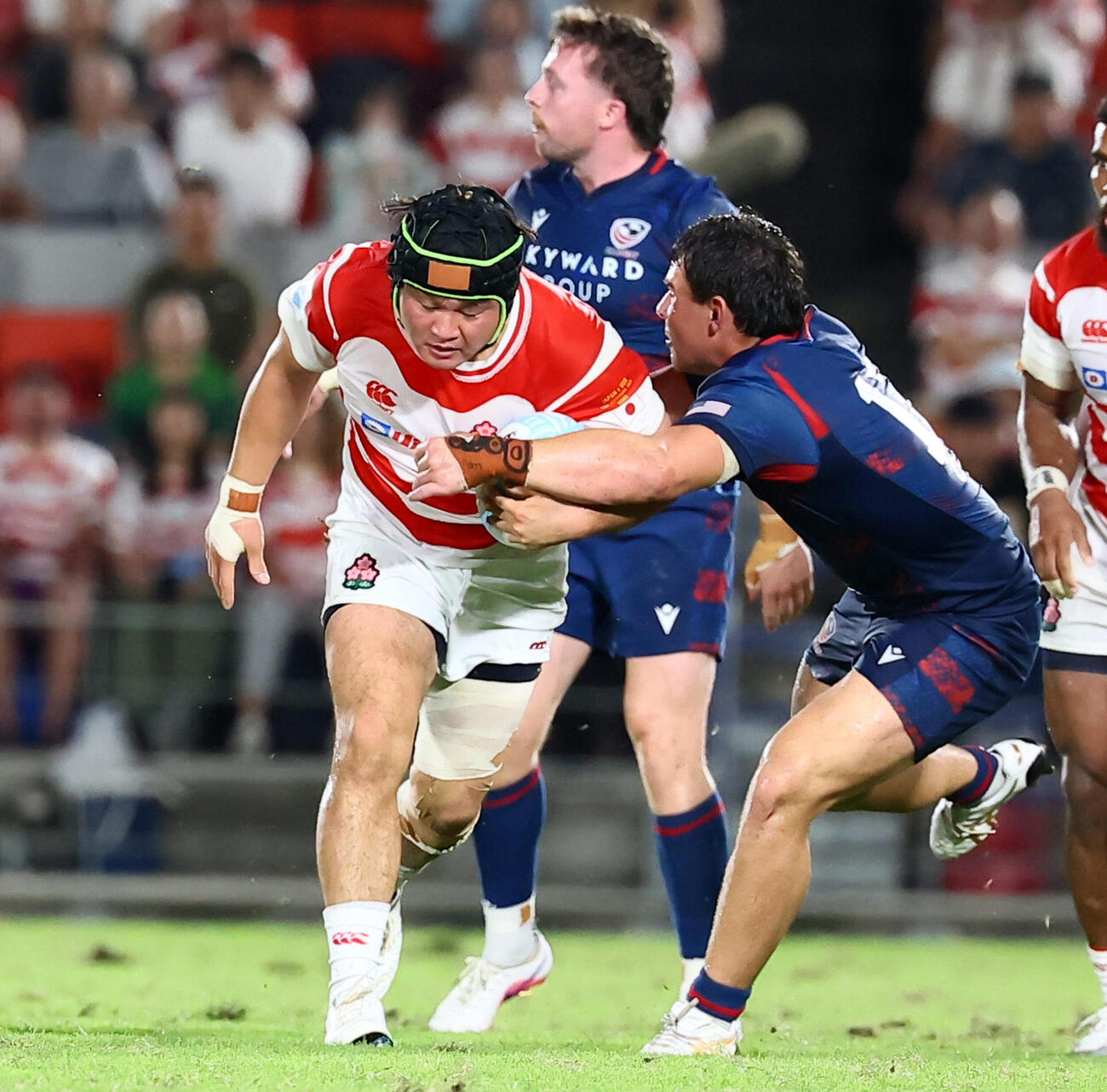 日本対アメリカ　後半、ボールを持って前進する平野叶翔（撮影・加藤哉）