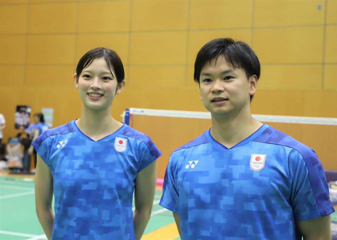 取材に応じる田口真彩（左）渡辺勇大組（撮影・藤塚大輔）